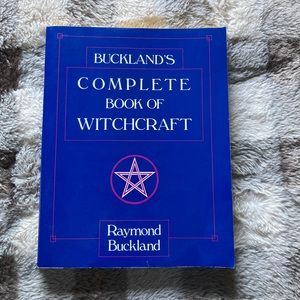🌺Buckland’s Complete Book of Witchcraft by Raymond Buckland